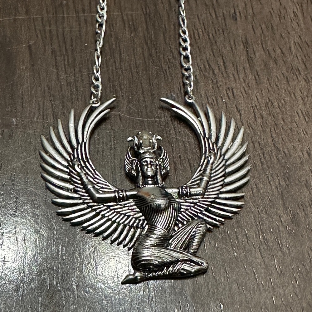 Evil Pawn Jewelry Isis Necklace with Labradorite